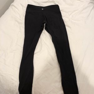 Black lulu lemon leggings